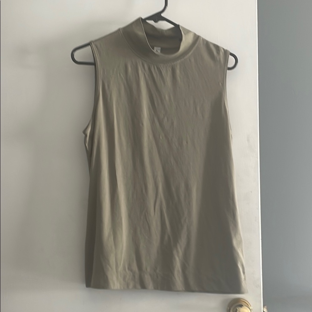 Athleta Green Fitted Sleeveless Tank Top with Mandarin Collar